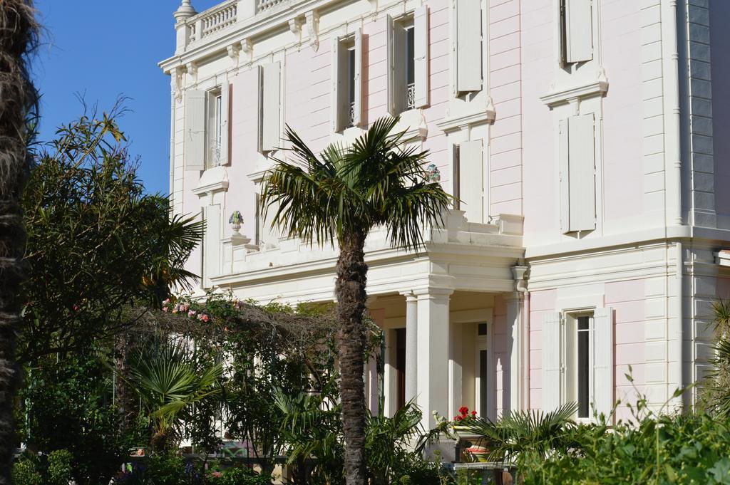 Chateau La Roque Margaux Hotel Servian Exterior photo