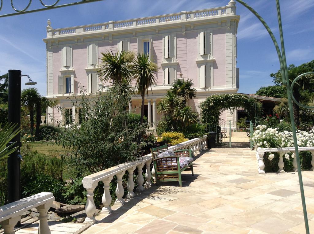 Chateau La Roque Margaux Hotel Servian Exterior photo